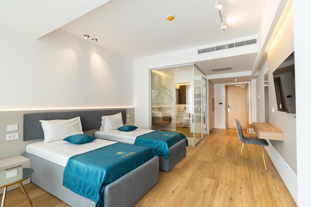 Готель Poeme Mamaia Retreat Екстер'єр фото
