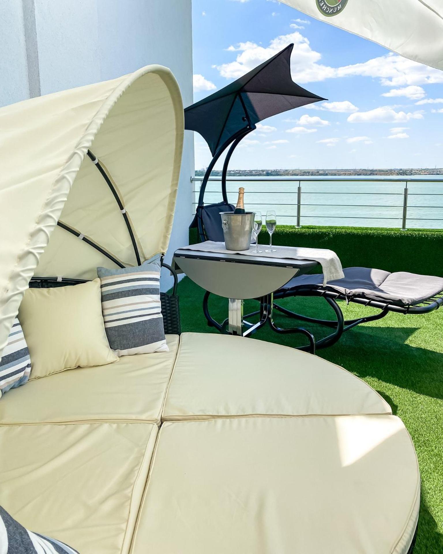 Готель Poeme Mamaia Retreat Екстер'єр фото